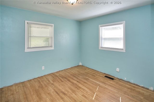 615 Crestlyn Drive, Charleston, WV 25302