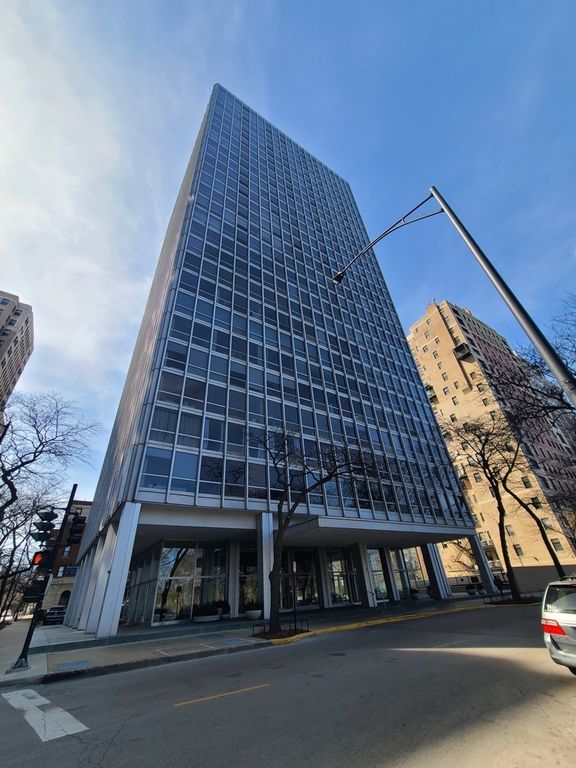 2400 N Lakeview Avenue 2702, Chicago, IL 60614