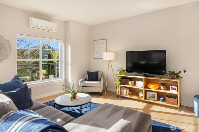 1936 17th Avenue NE, Issaquah, WA 98029