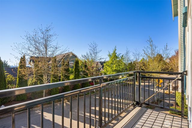 1936 17th Avenue NE, Issaquah, WA 98029