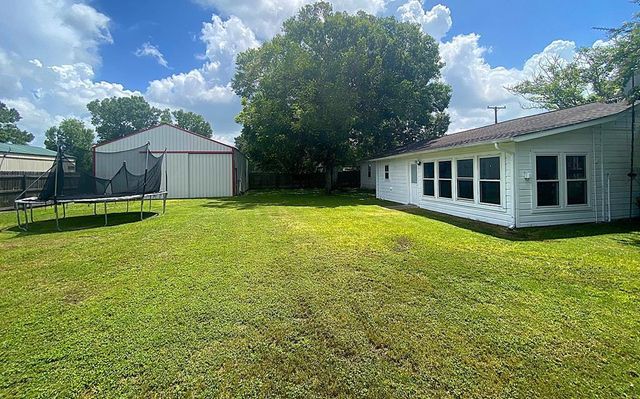 209 7th Street E, Markham, TX 77456