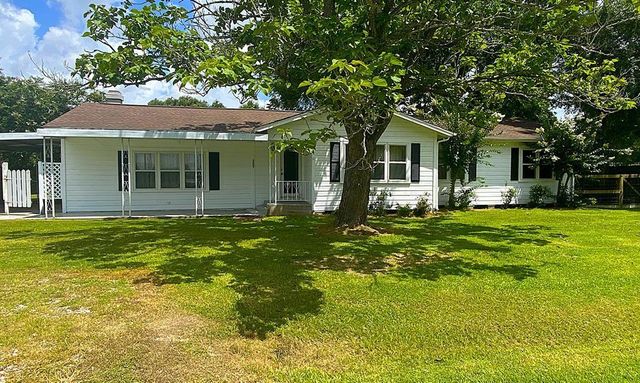 209 7th Street E, Markham, TX 77456