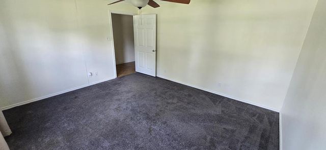 209 7th Street E, Markham, TX 77456