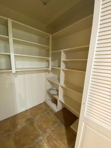 209 7th Street E, Markham, TX 77456