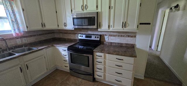 209 7th Street E, Markham, TX 77456