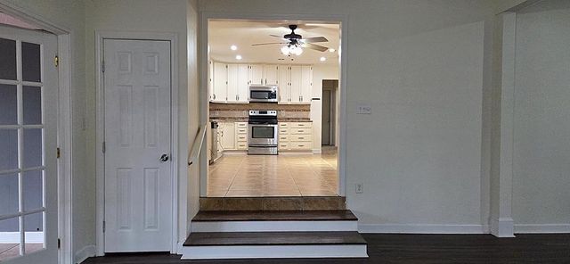 209 7th Street E, Markham, TX 77456