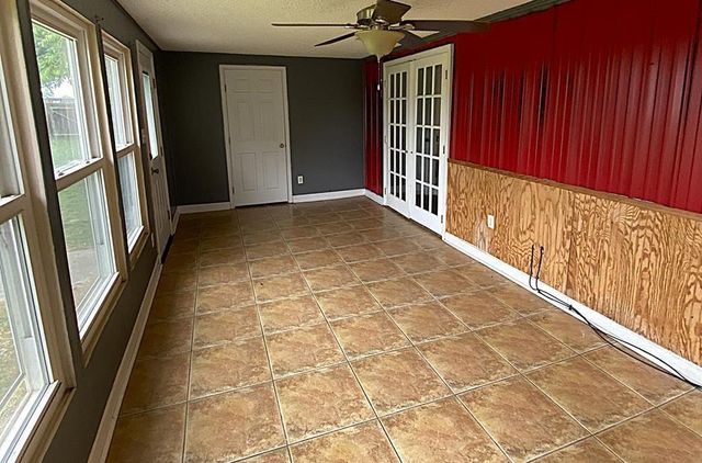 209 7th Street E, Markham, TX 77456