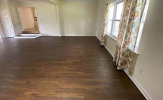 209 7th Street E, Markham, TX 77456