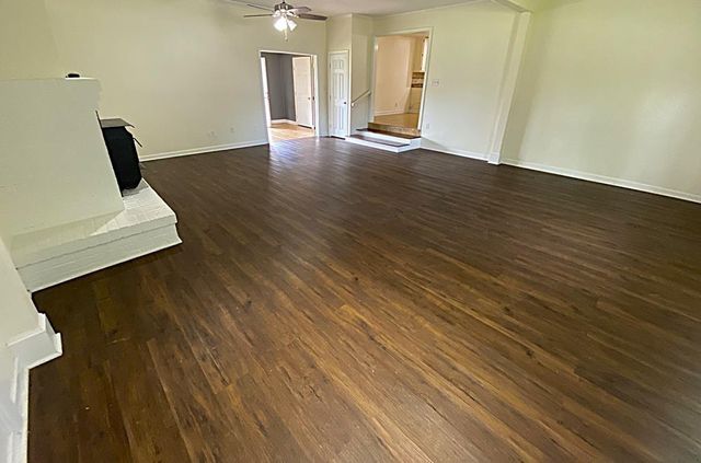 209 7th Street E, Markham, TX 77456