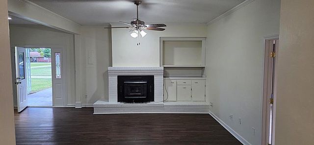 209 7th Street E, Markham, TX 77456