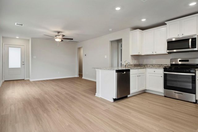 15871 Berry Hill Drive, Conroe, TX 77303