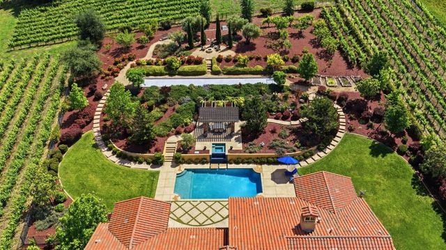 5301 Montserrat Ln, Loomis, CA 95650