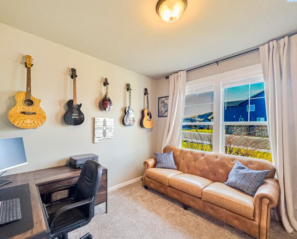 506 Constance Ave, West Richland, WA 99353