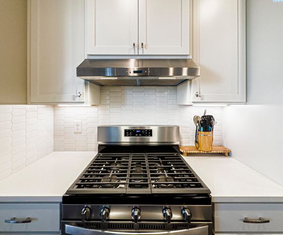 506 Constance Ave, West Richland, WA 99353