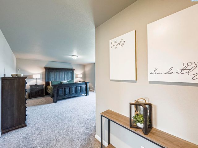 506 Constance Ave, West Richland, WA 99353