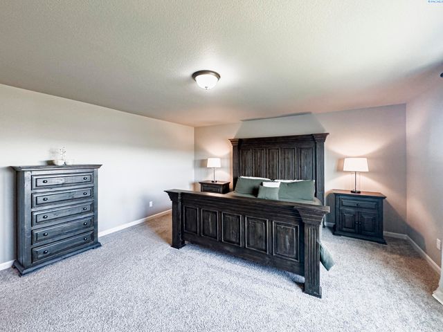 506 Constance Ave, West Richland, WA 99353