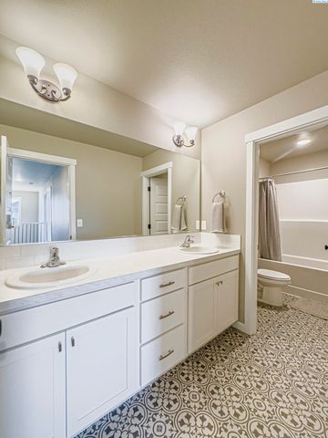 506 Constance Ave, West Richland, WA 99353