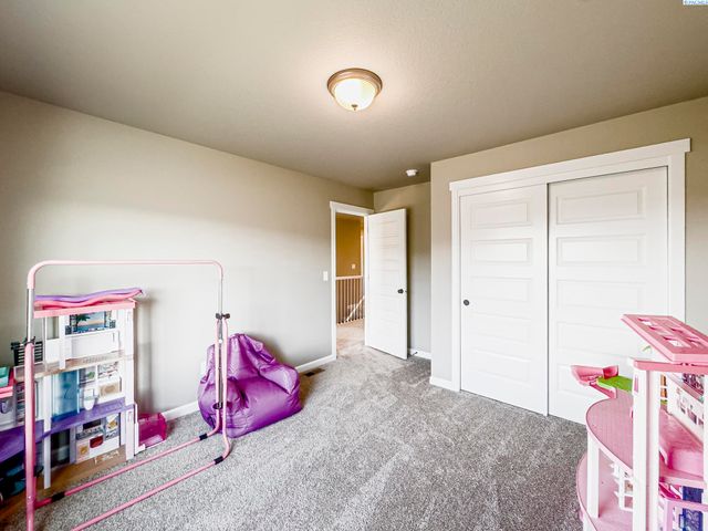 506 Constance Ave, West Richland, WA 99353