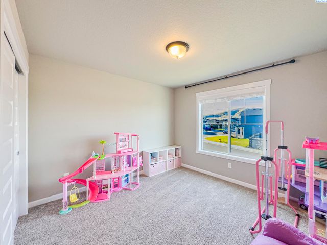 506 Constance Ave, West Richland, WA 99353