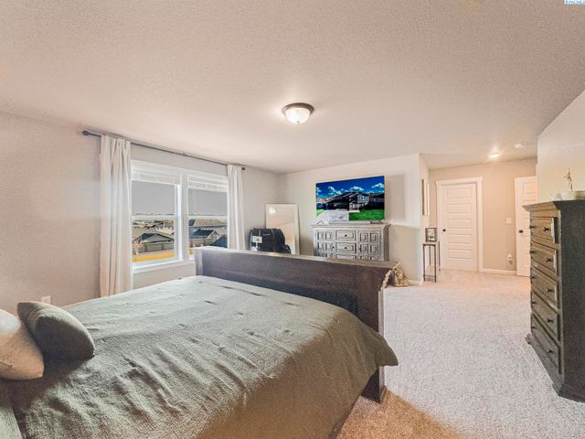 506 Constance Ave, West Richland, WA 99353