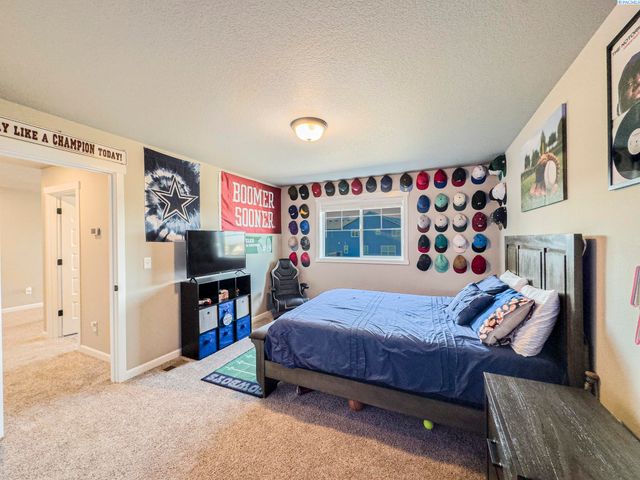 506 Constance Ave, West Richland, WA 99353