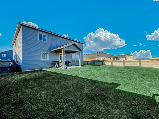 506 Constance Ave, West Richland, WA 99353