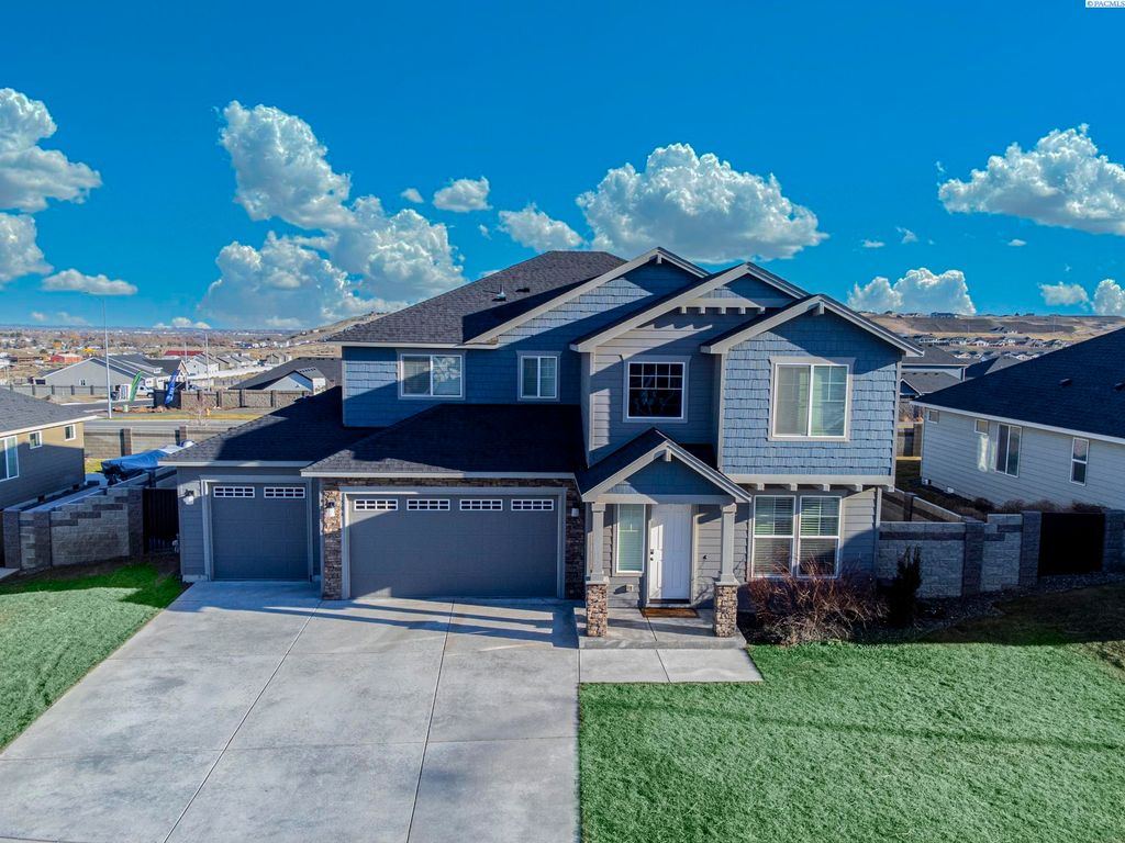 506 Constance Ave, West Richland, WA 99353