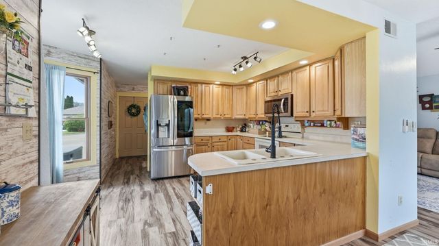 729 Arcadia Court, Kendallville, IN 46755