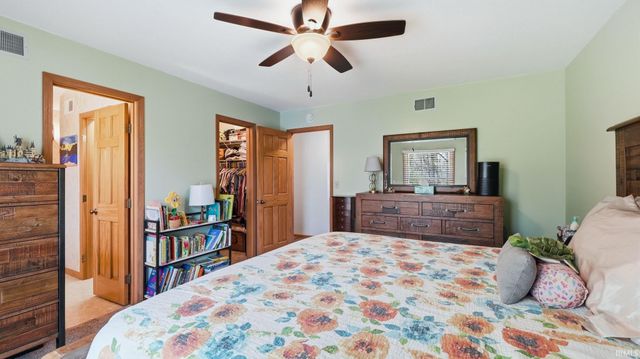 729 Arcadia Court, Kendallville, IN 46755