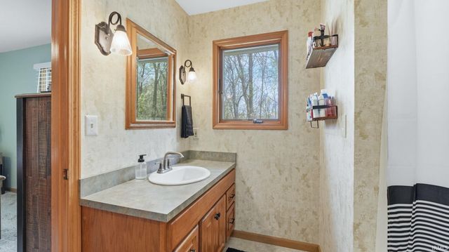 729 Arcadia Court, Kendallville, IN 46755