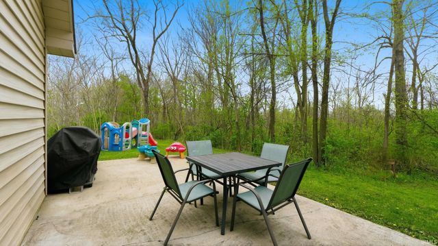 729 Arcadia Court, Kendallville, IN 46755