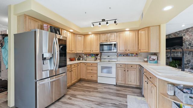 729 Arcadia Court, Kendallville, IN 46755