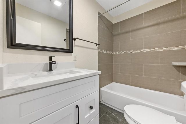 610 W 35th ST B, Austin, TX 78705