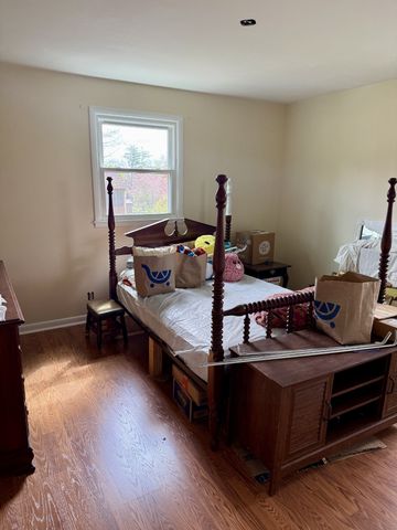 1025 Woodmont Dr, Gallatin, TN 37066