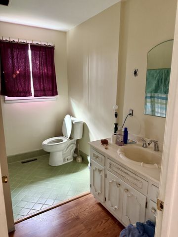 1025 Woodmont Dr, Gallatin, TN 37066