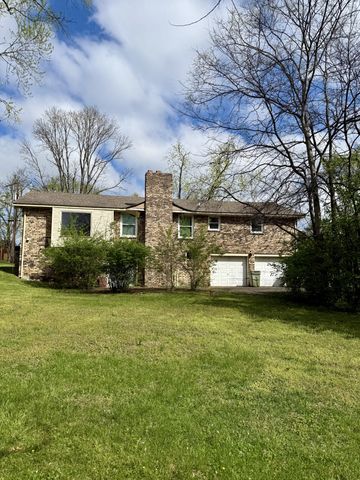 1025 Woodmont Dr, Gallatin, TN 37066