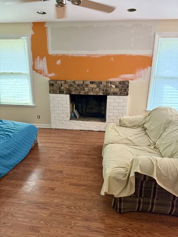 1025 Woodmont Dr, Gallatin, TN 37066