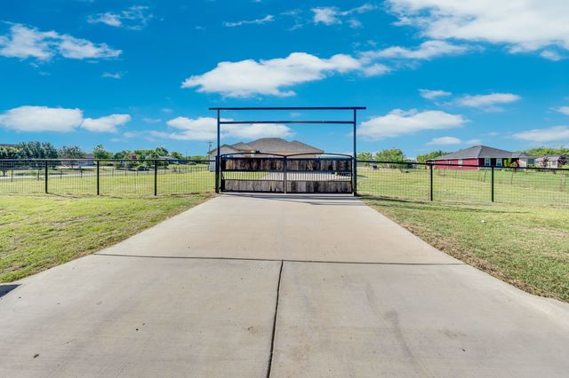 656 Bunk House Road, Venus, TX 76084