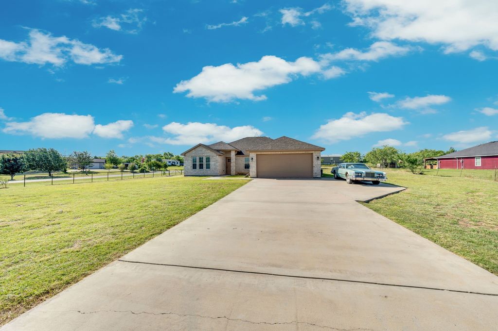 656 Bunk House Road, Venus, TX 76084