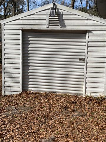 1519 Kenwood Road, Manning, SC 29102