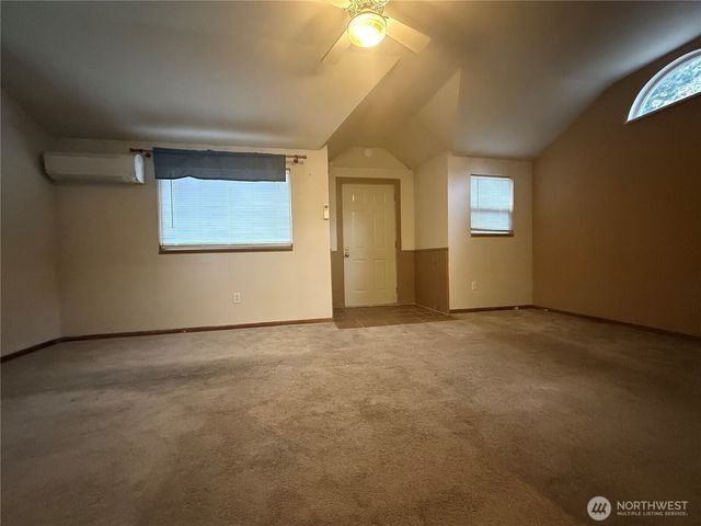 2726 21st Street SW, Puyallup, WA 98373