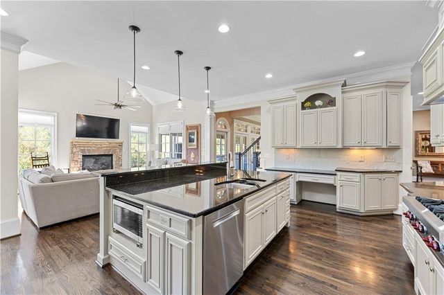 452 Meadow Watch Lane, Atlanta, GA 30350