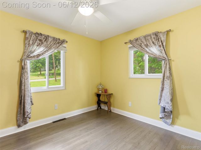 258 Lakeside Drive, Howell, MI 48843