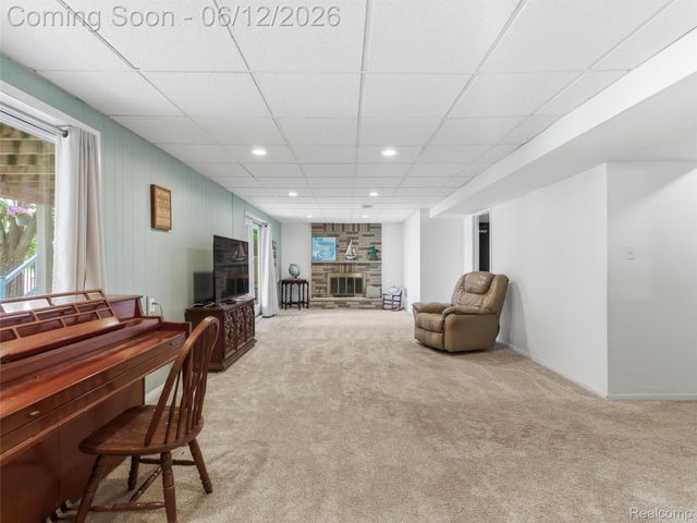 258 Lakeside Drive, Howell, MI 48843