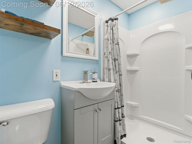 258 Lakeside Drive, Howell, MI 48843