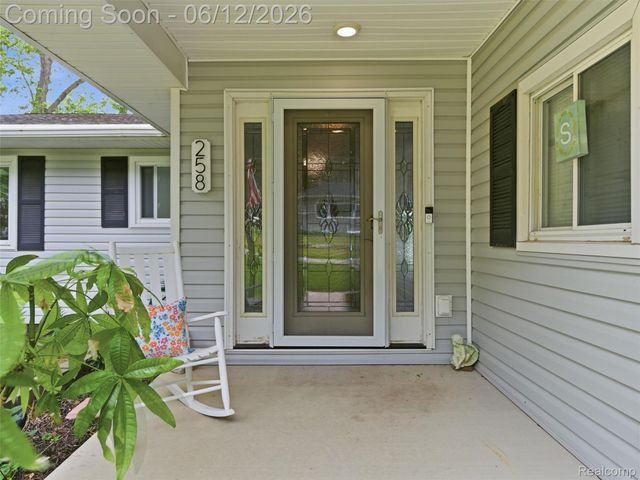 258 Lakeside Drive, Howell, MI 48843