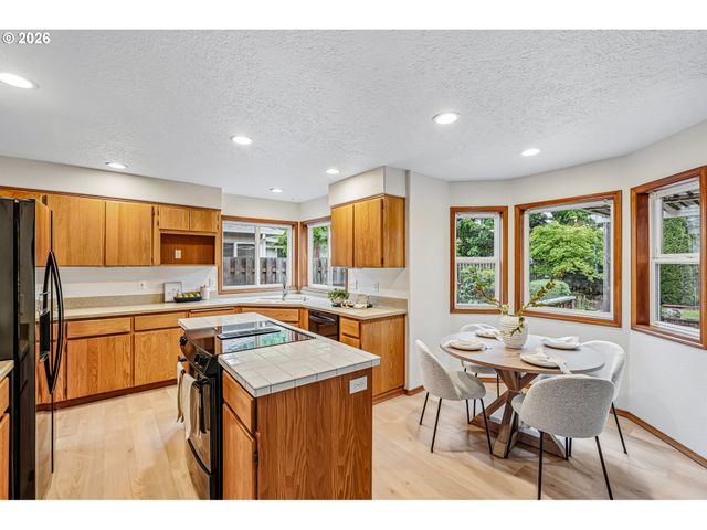 3231 Ne 1ST Pl, Hillsboro, OR 97124