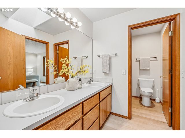 3231 Ne 1ST Pl, Hillsboro, OR 97124
