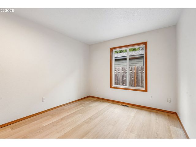 3231 Ne 1ST Pl, Hillsboro, OR 97124