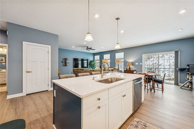 133 Lindana Ct, Ohio Twp, PA 15143